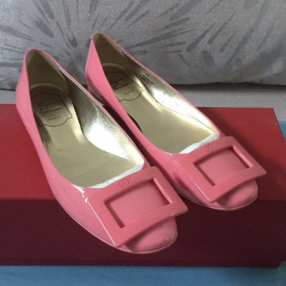 Roger Vivier Gommette Patent Ballerine Flats 6/ 36